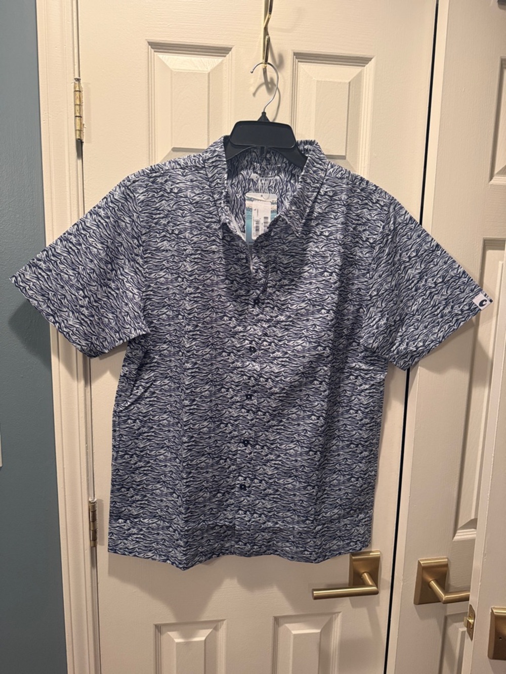 Costa Short-Sleeve Button-Up Shirt in Navy and White Wave Print